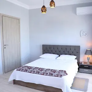  Apartment Damias